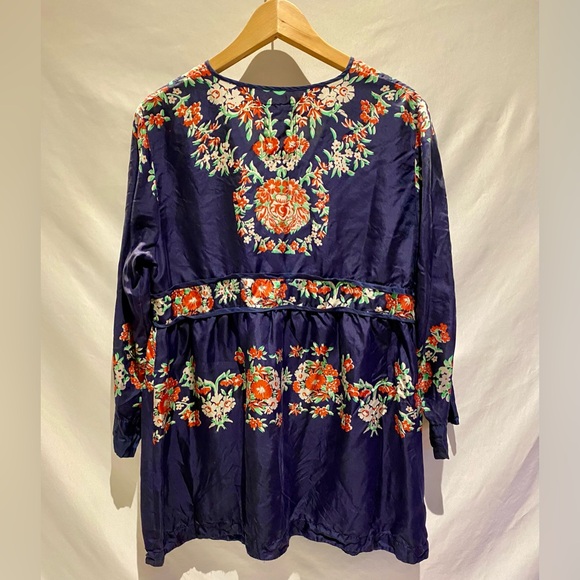 Johnny Was Navy Blue Floral-Print Tunic, size L - Picture 2 of 8